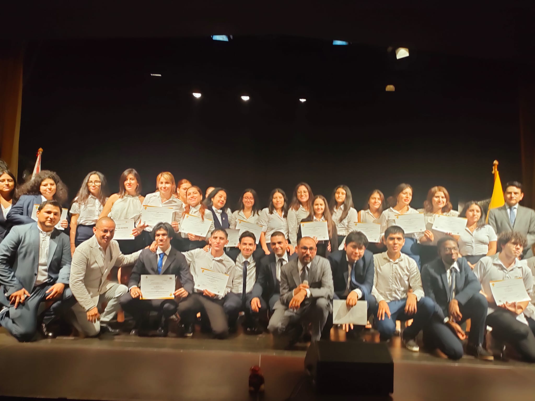 Diplomati 54 giovani e adulti latinoamericani di Fe y Alegría