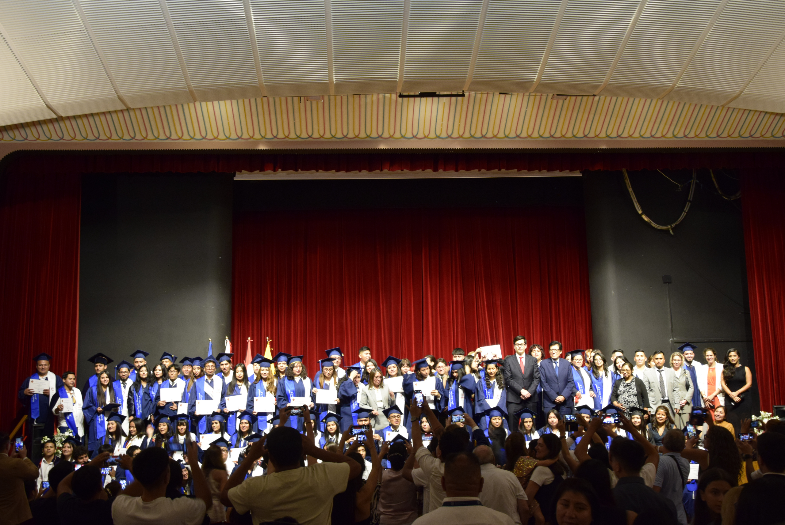 Un ponte verso nuove opportunità per i nuovi 97 diplomati di Fe y Alegrìa Milano